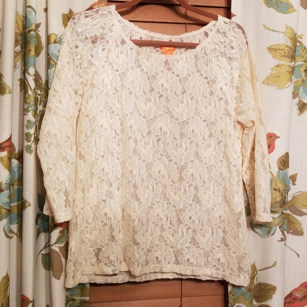 Lace 3/4 length sleeve Top